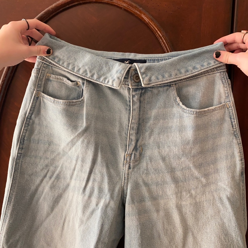 Hollister Collared Waist Ultra High Rise Vintage Stretch Light Wash Mom Jeans